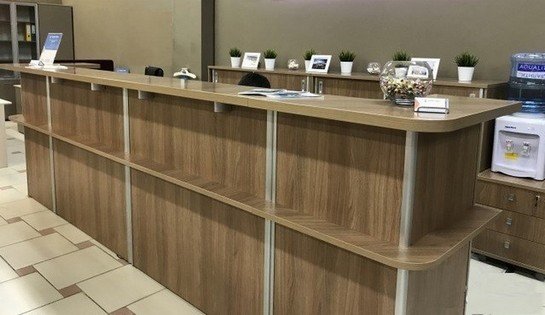 Угловая стойка-ресепшн Vasanta